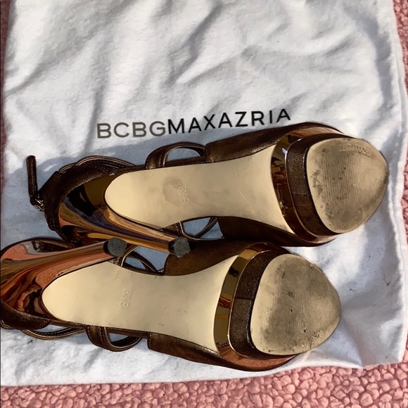 🚨2/$10‼️BcbgMaxAzria bronze heels - Picture 8 of 8